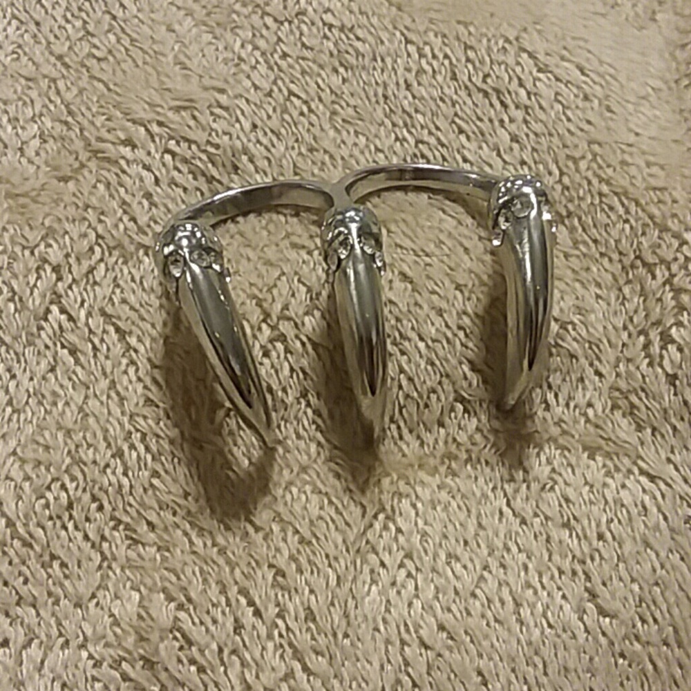 Cat claw ring